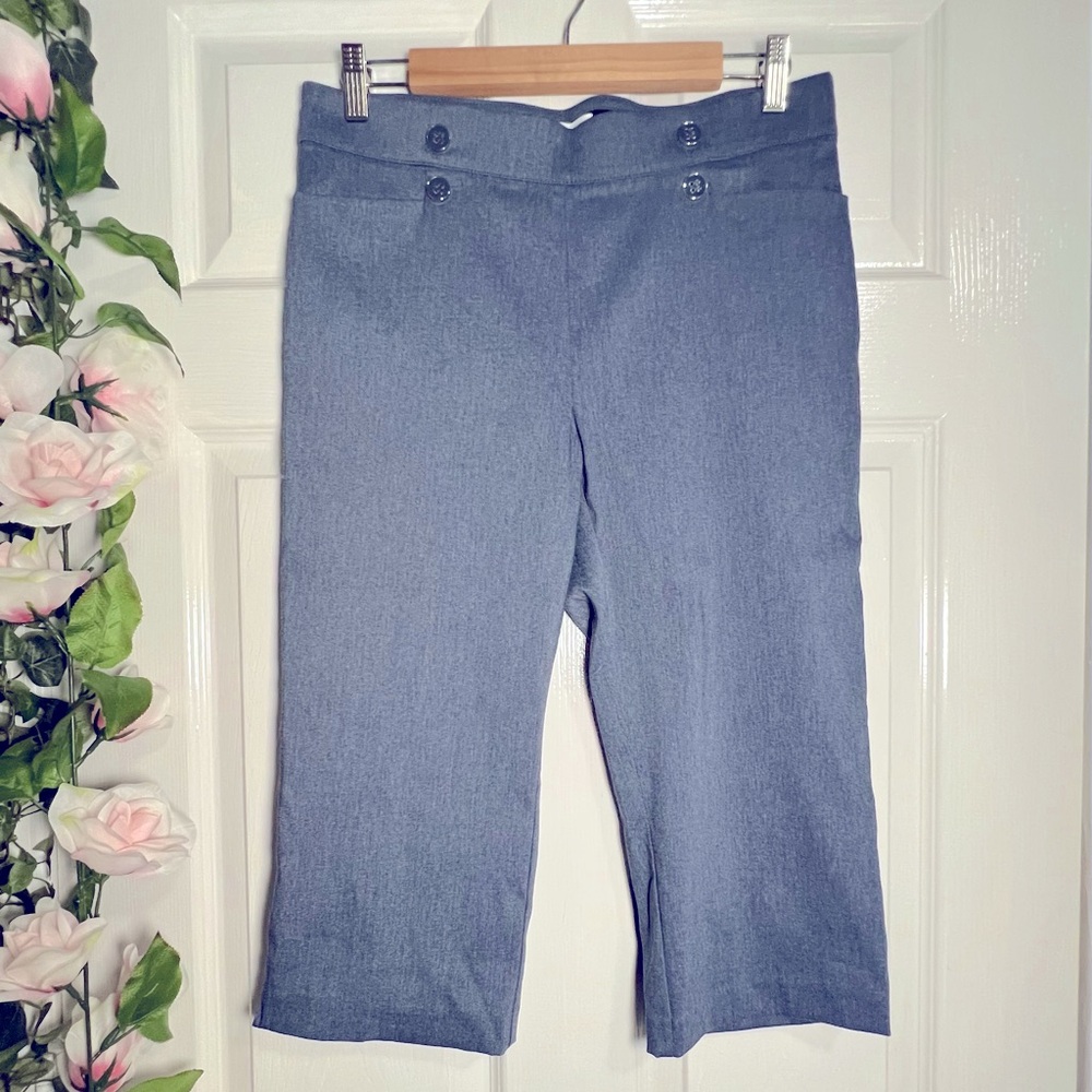🌼NWOT 89th Madison pull on Capri pants